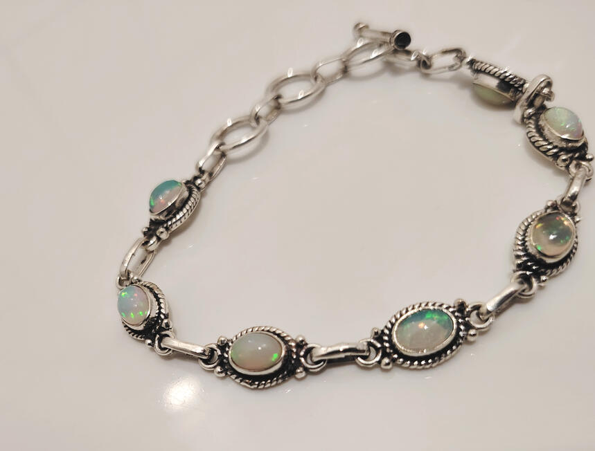 KN0028 65 € Silber Armband mit Welo Opal