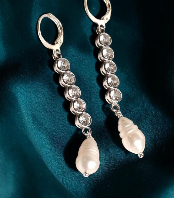 OE0017 ....25 € Silber S925 Ohrringe mit Süßwasser Perlen